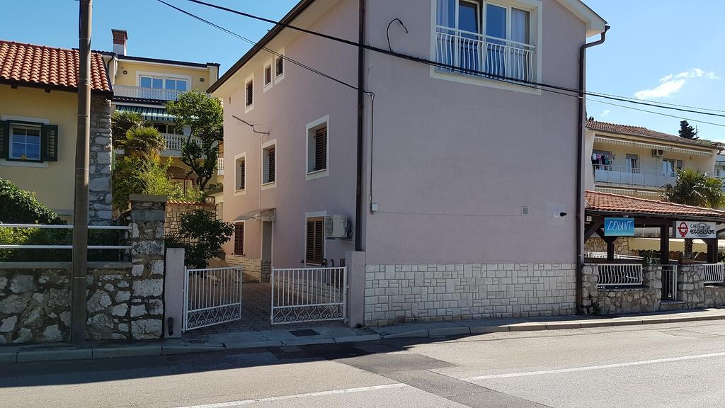 Apartman Sevilya Kostrena Eksteriør billede